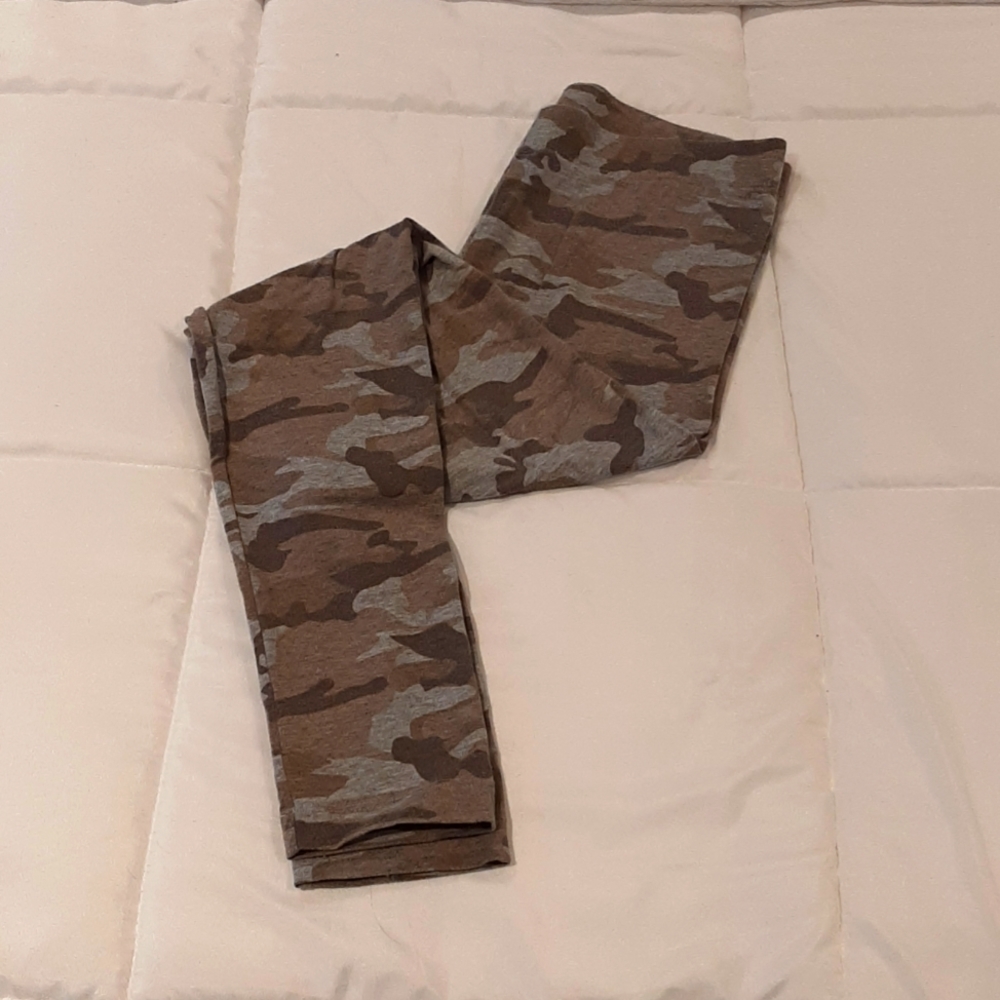 Camo leggings